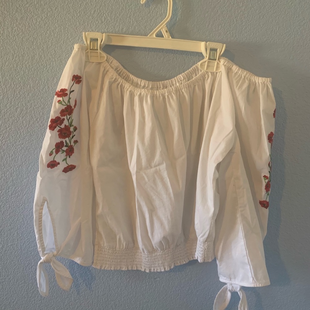 Hollister Flower Top